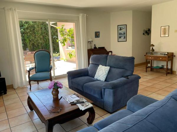 A deux pas du centre d'Andernos Les Bains , au calme absolu , une maison de plain-pied clé en main