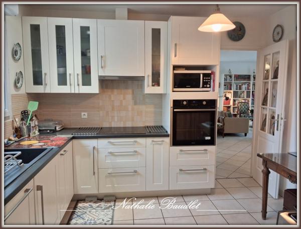 Brûlon (72350) Maion PLAIN-PIED, 4 chambres, sde, sdb, garage, jardin