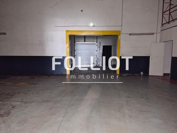 A LOUER - VIRE - GRAND LOCAL DE 770 m² avec GRAND PARKING