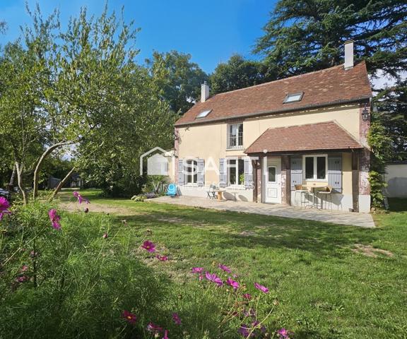 Maison ancienne pleine de charme proche Ezy sur eure, au calme absolu