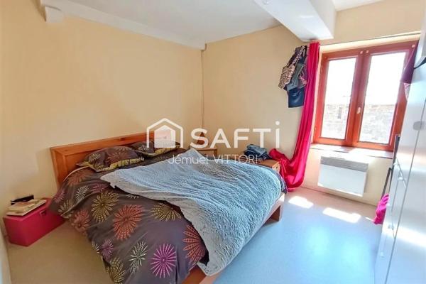 Maison en pierre 2 chambres, terrain 1800m²