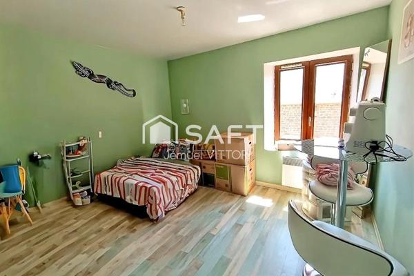 Maison en pierre 2 chambres, terrain 1800m²