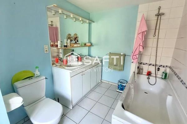 Maison en pierre 2 chambres, terrain 1800m²