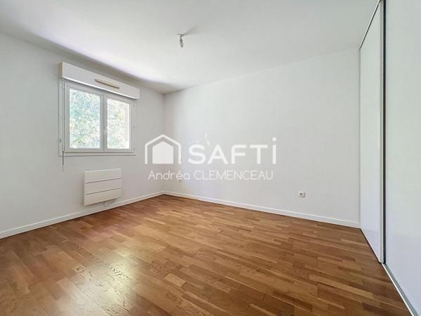 SAINT-MÉDARD-EN-JALLES – MAISON 3 CHAMBRES AVEC GARAGE ET JARDIN AU CALME