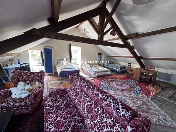 Vente                                                      Maison
                        
                     8 pièces                      260 m2                     à Saint-Jean-d'Angély