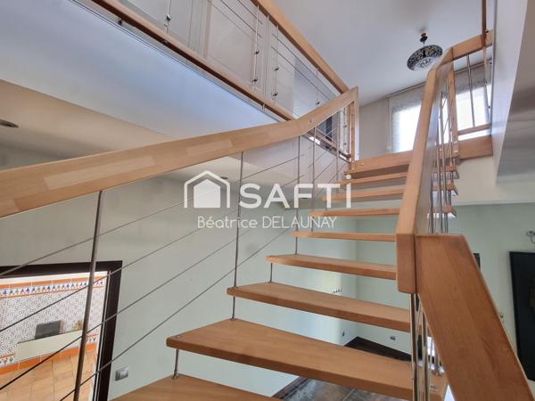 MAISON DE VILLAGE D'ENVIRON 331M², COUR ET GARAGE