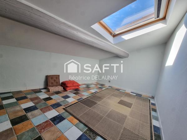 MAISON DE VILLAGE D'ENVIRON 331M², COUR ET GARAGE