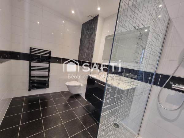 MAISON DE VILLAGE D'ENVIRON 331M², COUR ET GARAGE