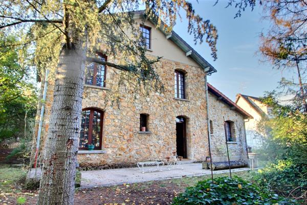 Maison Verneuil Sur Seine 8 pièce(s) 160 m2 €598 500 ** - Référence 1020