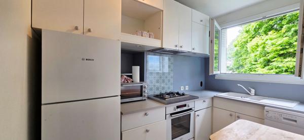 Appartement à Saint Martin d'Etampes de 4 pièces avec balcon, place de stationnement et cave proche gare RER C. à 2.2 km.
