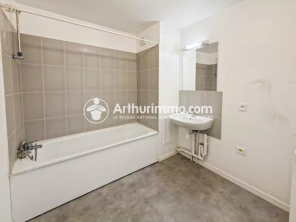 Vente                                                      Appartement
                        
                     4 pièces                      73 m2                     à Tigery
