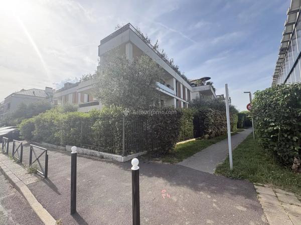 Vente                                                      Appartement
                        
                     4 pièces                      80 m2                     à Bussy-Saint-Georges