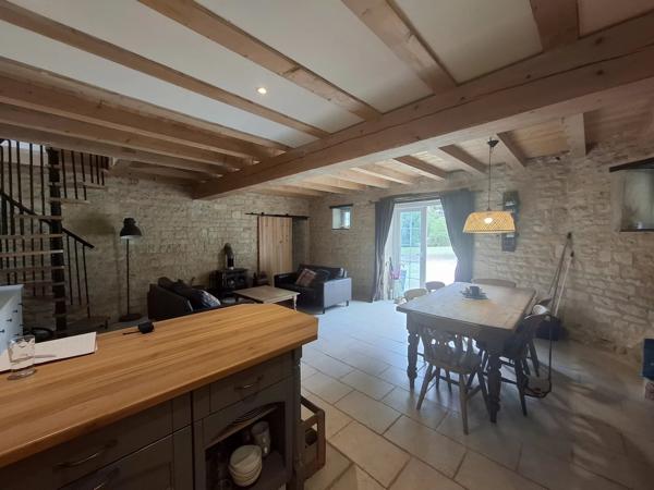 Maison magnifiquement rénovée - une combinaison parfaite de confort moderne et de caractère traditionnel