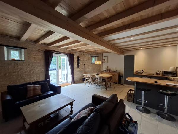 Maison magnifiquement rénovée - une combinaison parfaite de confort moderne et de caractère traditionnel