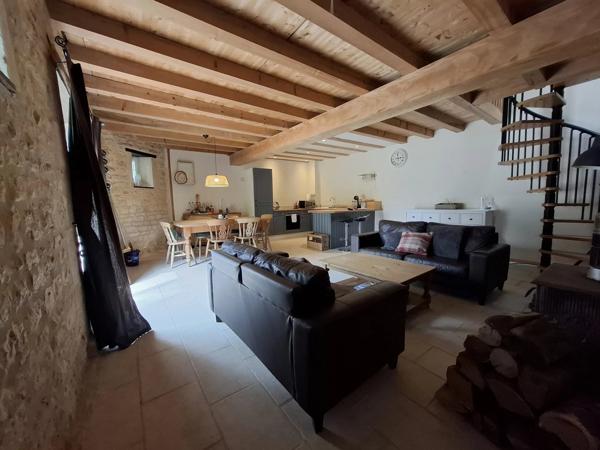 Maison magnifiquement rénovée - une combinaison parfaite de confort moderne et de caractère traditionnel