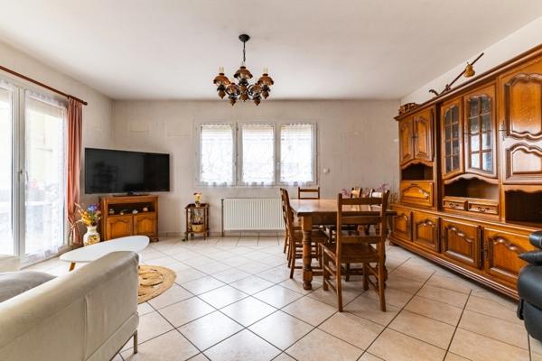 Maison à vendre 5 pièces LONGVIC (21)