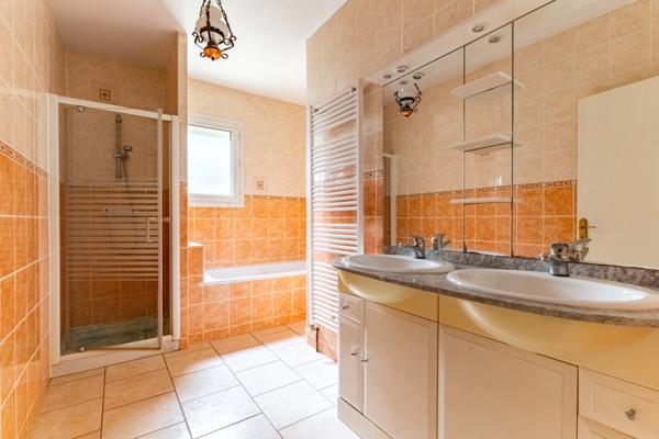 Maison à vendre 5 pièces LONGVIC (21)