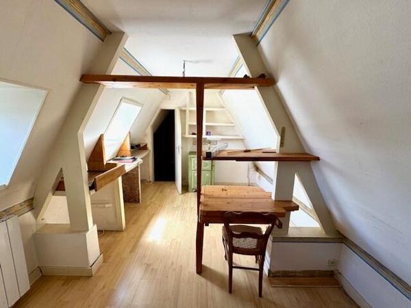 Proche commerces et écoles - Très belle maison sur 1947 m2 de terrain