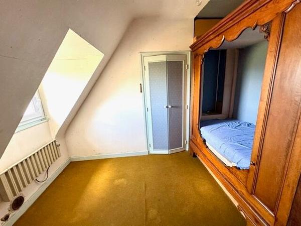 Proche commerces et écoles - Très belle maison sur 1947 m2 de terrain