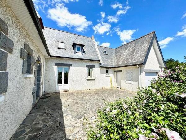 Proche commerces et écoles - Très belle maison sur 1947 m2 de terrain