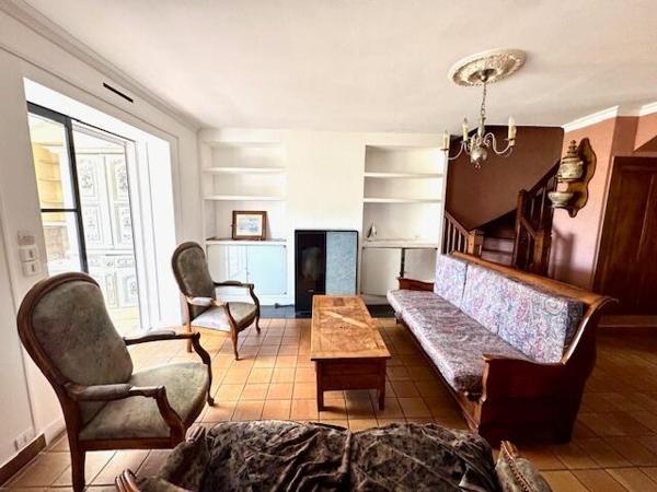 Proche commerces et écoles - Très belle maison sur 1947 m2 de terrain