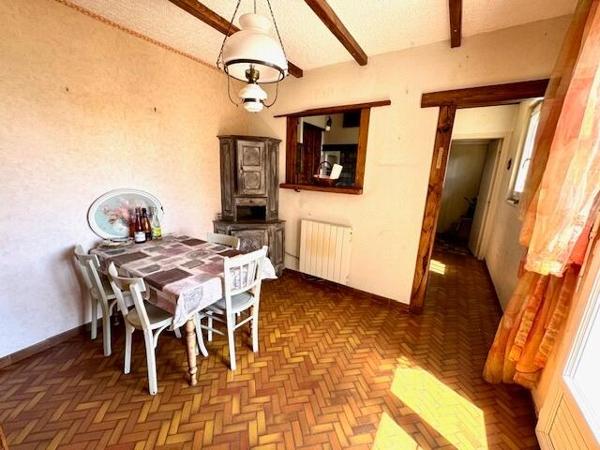 Proche commerces et écoles - Très belle maison sur 1947 m2 de terrain