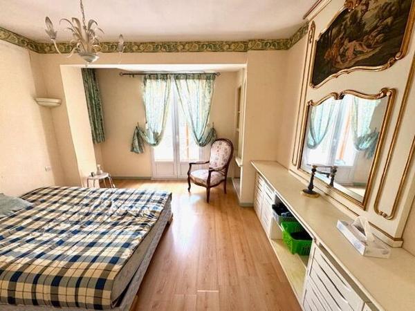 Proche commerces et écoles - Très belle maison sur 1947 m2 de terrain