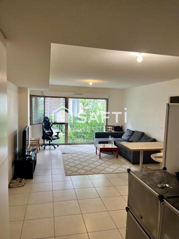 Bordeaux Bassins à flot - T2 de 50m2, accès PMR, place de stationnement