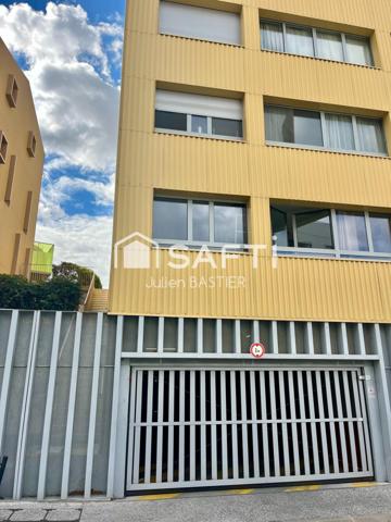 Bordeaux Bassins à flot - T2 de 50m2, accès PMR, place de stationnement