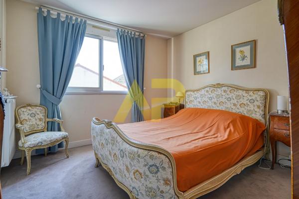 Appartement Le Plessis Robinson 5pièce(s) 106 m2 €450 000 ** - Référence 395