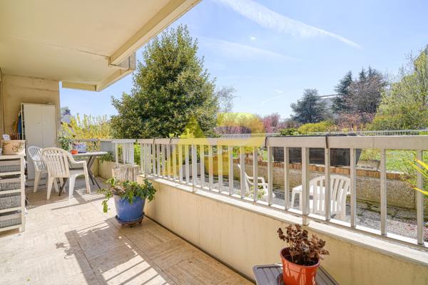 Appartement Le Plessis Robinson 5pièce(s) 106 m2 €450 000 ** - Référence 395