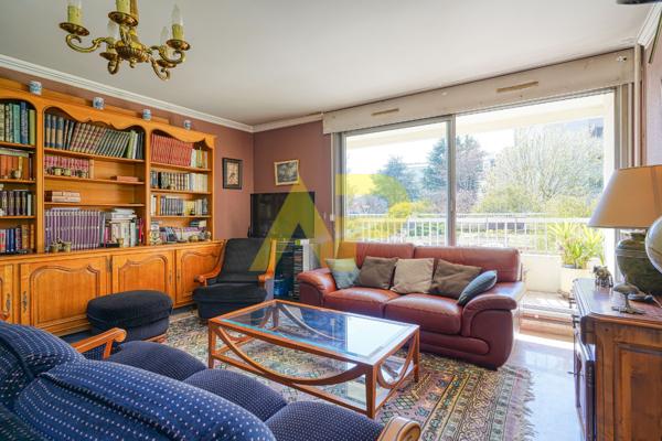 Appartement Le Plessis Robinson 5pièce(s) 106 m2 €450 000 ** - Référence 395