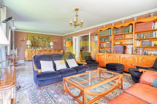 Appartement Le Plessis Robinson 5pièce(s) 106 m2 €450 000 ** - Référence 395