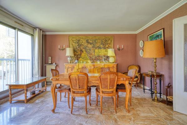 Appartement Le Plessis Robinson 5pièce(s) 106 m2 €450 000 ** - Référence 395