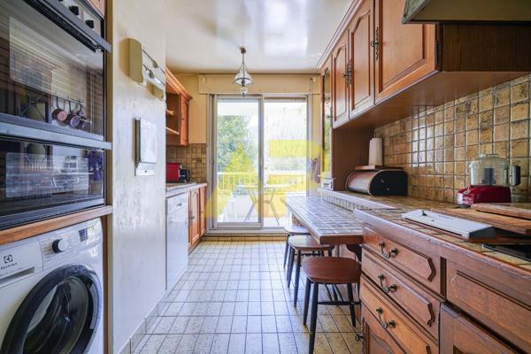 Appartement Le Plessis Robinson 5pièce(s) 106 m2 €450 000 ** - Référence 395