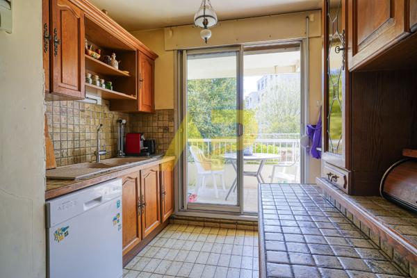 Appartement Le Plessis Robinson 5pièce(s) 106 m2 €450 000 ** - Référence 395