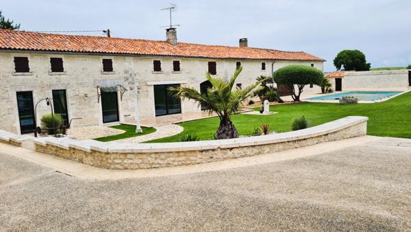 Maison rénovée Genté 382 m² , Gente Maison rénovée Genté 382 m² , Gente