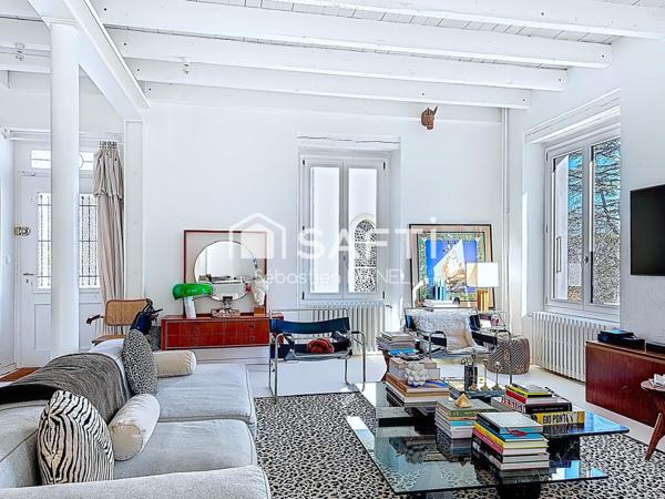 Ancienne poste rénovée aux portes de Genève