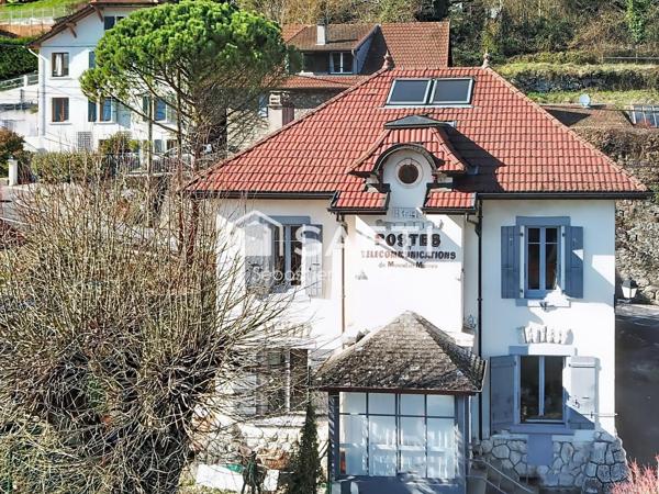 Ancienne poste rénovée aux portes de Genève