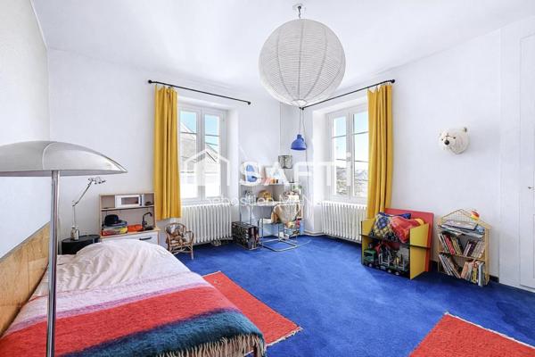 Ancienne poste rénovée aux portes de Genève