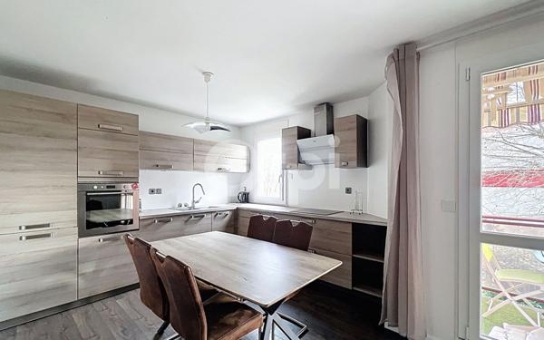 Appartement à louer    3 pièces • 71 m2 Annemasse