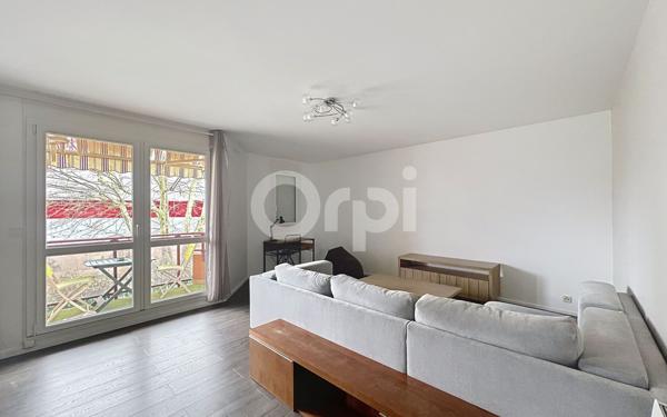 Appartement à louer    3 pièces • 71 m2 Annemasse