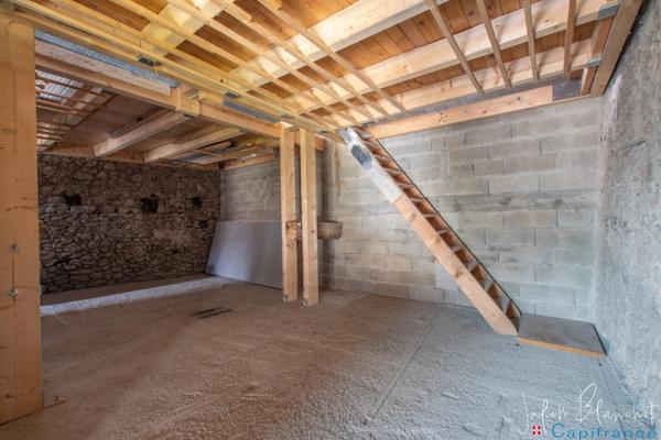 Immeuble à vendre FRANCIN (73)