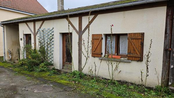 Maison à restaurer à vendre à Mézeray dans la Sarthe (72270), ref : HB-1703
