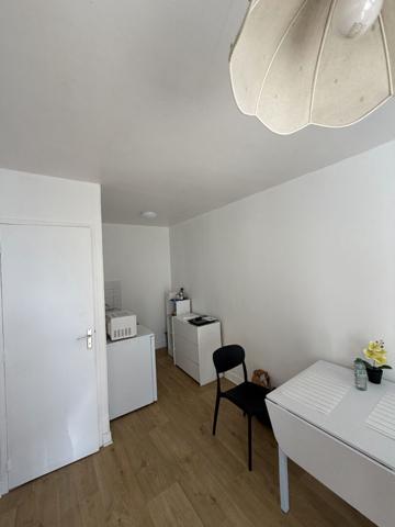JOLI STUDIO MEUBLE DE 18.35M2 A CHATEAUROUX