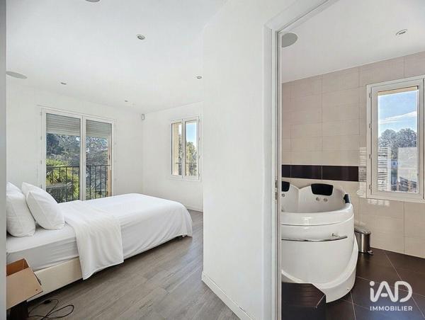 Maison à vendre 7 pièces 167 m² Antibes