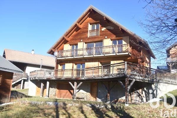 Châlet 10 pièces de 195 m² à Albiez-Montrond (73300)