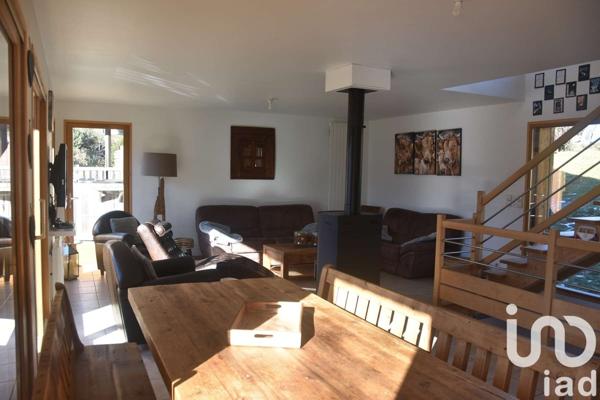 Châlet 10 pièces de 195 m² à Albiez-Montrond (73300)