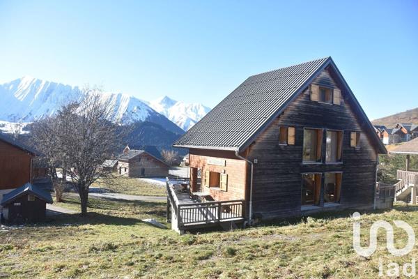 Châlet 10 pièces de 195 m² à Albiez-Montrond (73300)