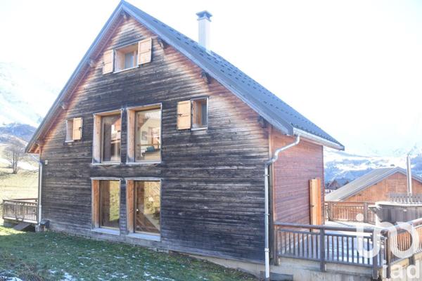Châlet 10 pièces de 195 m² à Albiez-Montrond (73300)